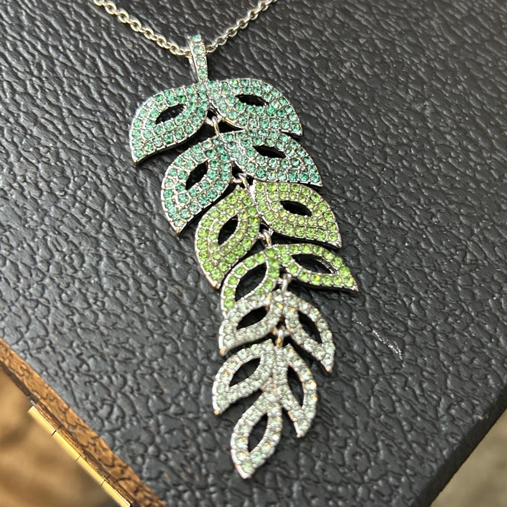 INC International Concepts Green and Silver Leaf Pendant Necklace